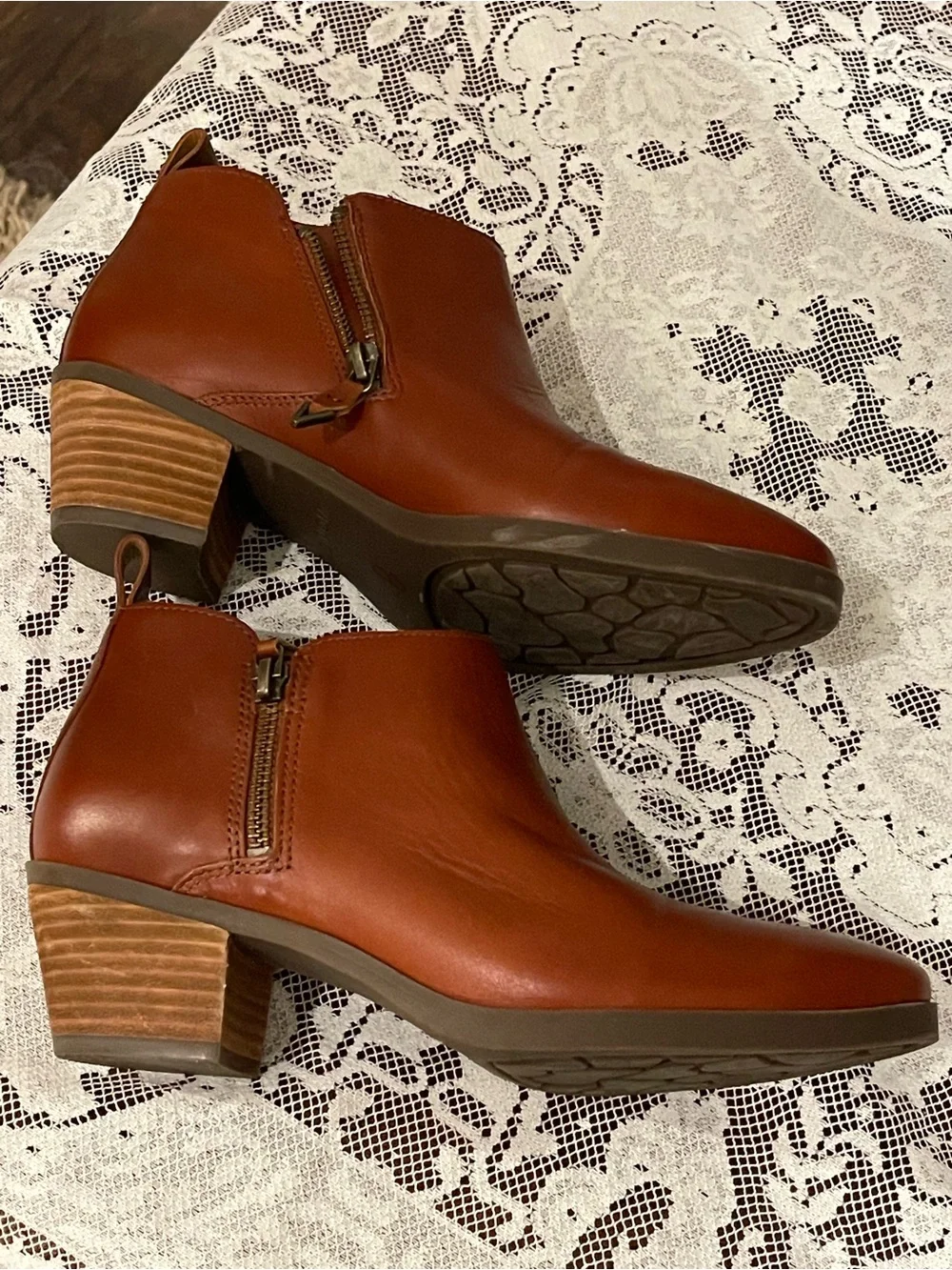 Vionic Rust Brown Leather Ankle Booties with Side Zip